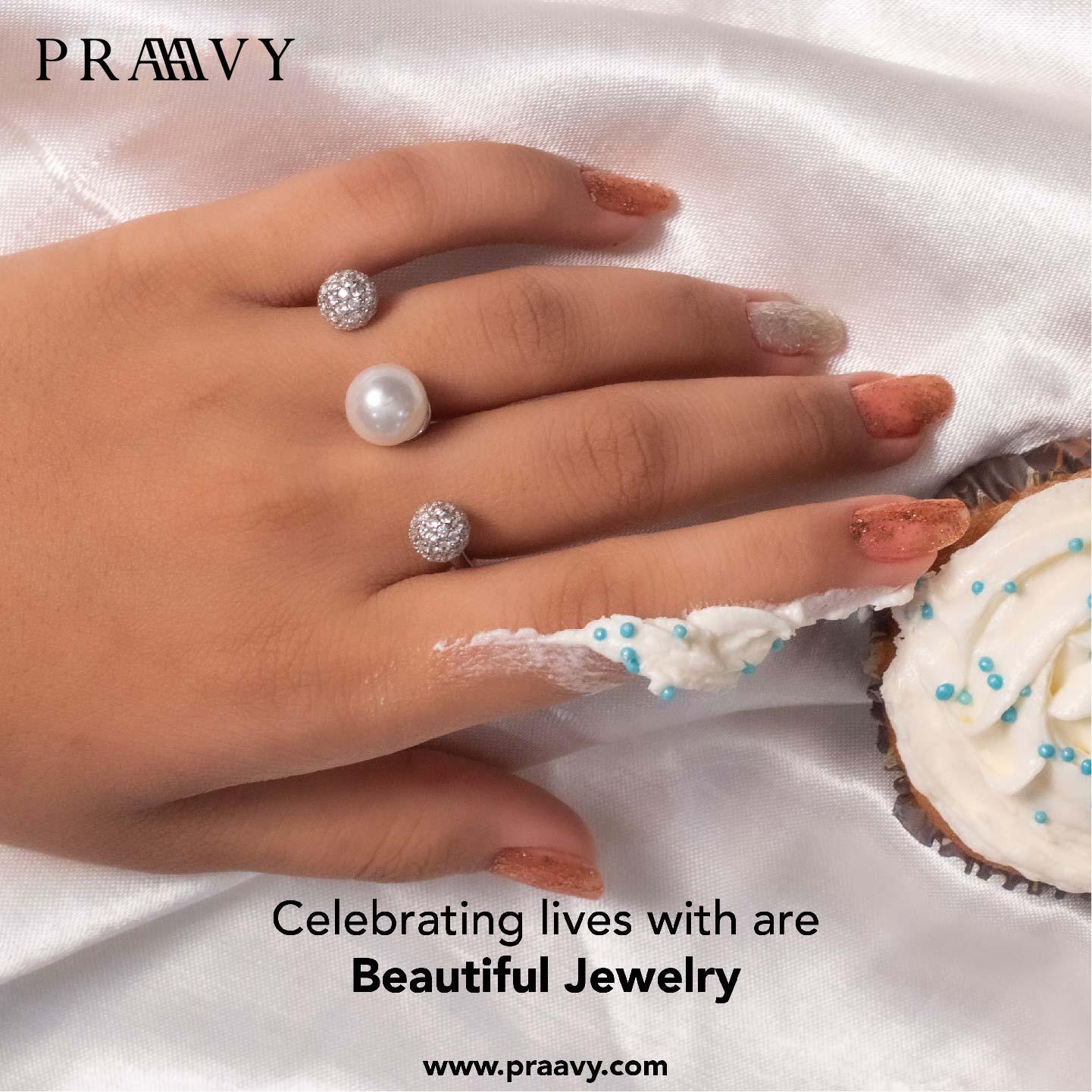 MINIMAL Jewelry is new BOLD Fashion Statement
